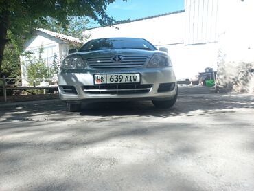 Toyota: Toyota Corolla: 2005 г., 1.6 л, Механика, Бензин, Седан