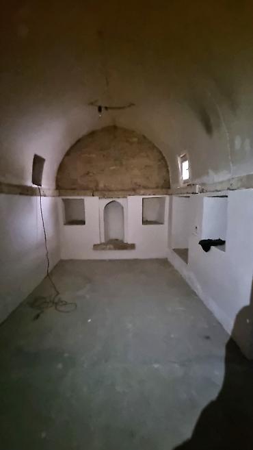 ev satilir tecili: 6 otaqlı, 114 kv. m, Orta təmir — 7