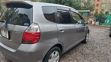Honda: Honda Fit: 2005 г., 1.3 л, Бензин, Хэтчбэк — 2