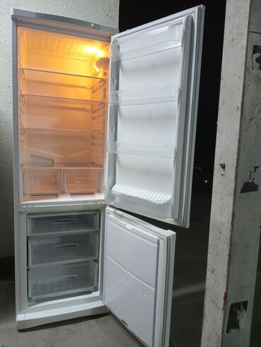 Холодильники: Холодильник Indesit, Б/у, Двухкамерный, 60 * 185 *