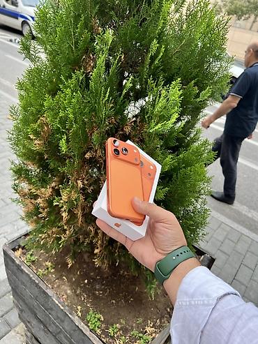 iphone 5d: IPhone 17 Pro, 256 GB, Narıncı, Face ID, Simsiz şarj, Sənədlərlə — 4