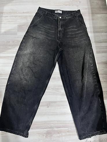 Kişi geyimləri: Cins şalvar, Bershka — 1