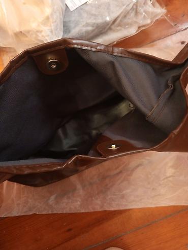 Çantalar: Yenidir, paketin içində Qiymət 15 AZN Çatdirilma : metronun — 9