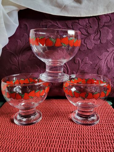 Čaše: Case vintaz za poslastice nove,nemacke. Case za poslastice komada 3 — 5