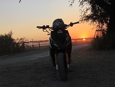 гоночный: Тюнингованный скутер Beetle Bolt (150cc класс) - Агрессивный — 1