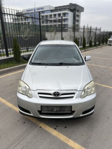 автомобиль toyota corolla: Toyota Corolla: 2004 г., 1.4 л, Механика, Бензин, Хэтчбэк