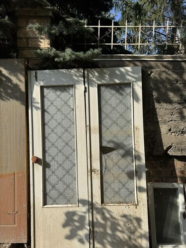 пластик окна ош: Двери 1шт - 500сом Окна комплект 1000сом 2 комплекта окон одна без