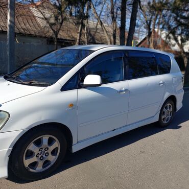 Toyota: Toyota Ipsum: 2002 г., 2.4 л, Автомат, Бензин, Минивэн