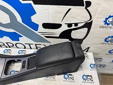 Другие детали салона: Центральная консоль Mercedes Benz C-Class W203 M273 2005 Контрактный — 4