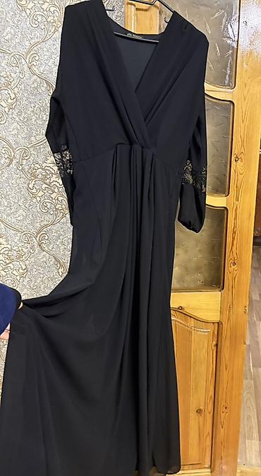 Qara don - Model: uzun, axıcı siluetli, bel hissəsində yığma