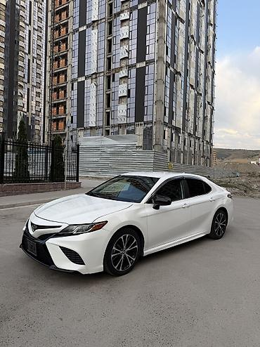 задний плафон камри: Сдаю Toyota Camry, Почасово, Без водителя — 1