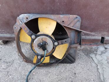 Auto delovi: Dodatni opis Ventilator hladnjaka Lada 2107 Riva sa postoljem broj 1 — 1