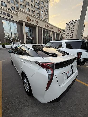 Toyota: Toyota Prius: 2017 г., 1.8 л, Вариатор, Гибрид, Лифтбек — 5
