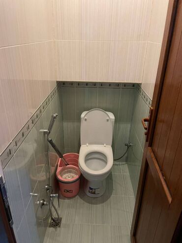 Uzunmüddətli kirayə mənzillər: Nərimanov metrosunun yaxın montində 5 mertebeli binanın 2-ci — 3