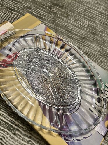 промышленная плита: Два овальных блюда. 300 сом. Не пользовались. Новые