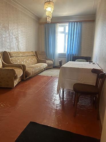 2 ci mikrorayon: Bakı, 8-ci mikrorayon, 2 otaqlı, Köhnə tikili, m. Azadlıq Prospekti, 65 kv. m — 3