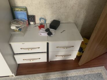 кухонный шкаф напольный: Керебеттин жанындагы тумба, Күзгүсүз, түсү - Ак, ЛДСП