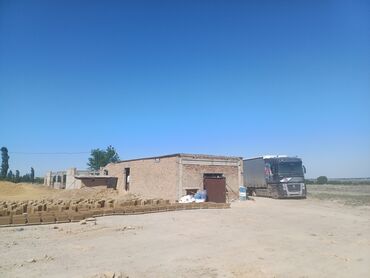 Другие специальности: Туруктуу иштеген 1 же 2-3 бала керек, сынчблок чыгарабыз, Мектепти
