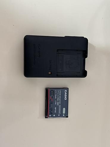 Foto və videokameralar: Casio Exilim kompakt fotoaparat seti Məhsulun tərkibi: - Casio Exilim — 3