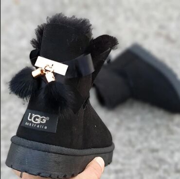 Čizme: Ugg čizmice

Novo
Brojevi 36 do 41

fb Moja Kupovina 1 — 7