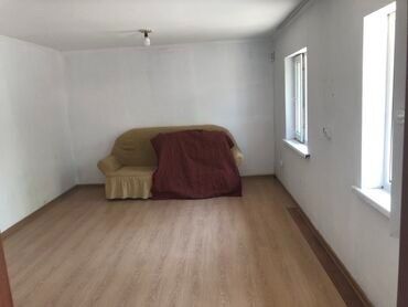 дом село дружба: 24 м², 1 комната, Подвал, погреб, Забор, огорожен