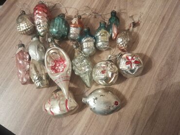 Yeni il oyuncaqları və bəzəkləri: Məhsul: Köhnə yolka bəzəkləri – 5 ədəd klipsli oyuncaqlar Təsvir: - — 6