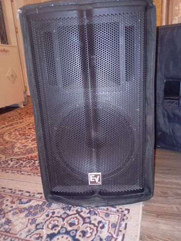 Mikşerlər: Dynacord PowerMate 1000 gücləndiricili iki ədəd de mikrofon biri lap — 6