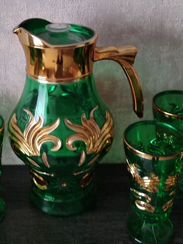 вазы декоративные: Продаю раритетный набор: кувшин+6бокалов в новом состоянии
