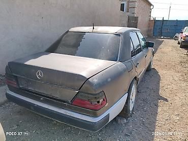 крыло мерс 210: Mercedes-Benz W124: 1991 г., Седан — 7