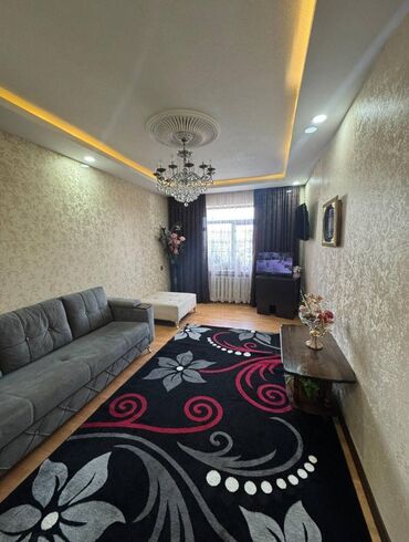 Uzunmüddətli kirayə evlər: Bakı, Bakıxanov qəs., 3 otaqlı, Köhnə tikili, 80 kv. m