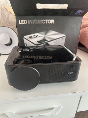 umiio a10 pro цена бишкек: Продаю LED-Projector M8