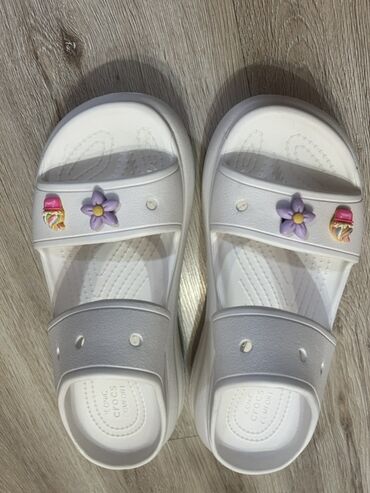 сапоги зимние женские натуральная кожа натуральный мех распродажа: Crocs Sandal 38 размера с широкими фиксирующими ремешками и комфортной