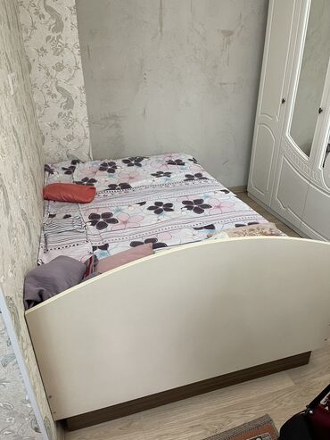 колыбели для новорожденных: Полутораспальная кровать, Б/у, С матрасом, длина - 2000 см