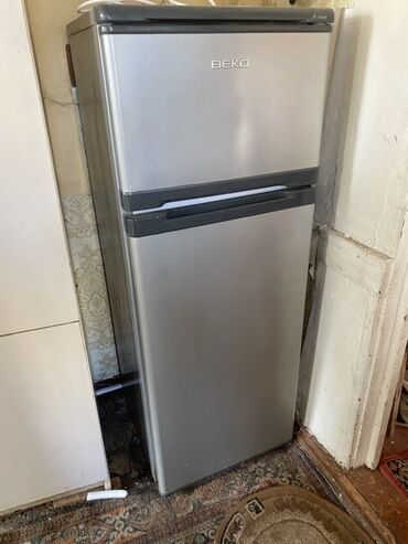 soyducu anbar: İşlənmiş 2 qapılı Beko Soyuducu Satılır, rəng - Gümüşü, Təkərli