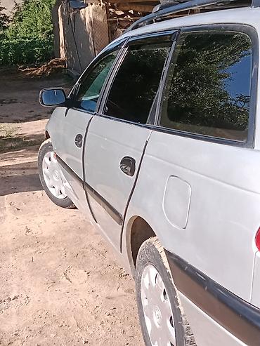 сиенна 2012: Toyota Avensis: 2002 г., 1.8 л, Механика, Бензин, Универсал — 4