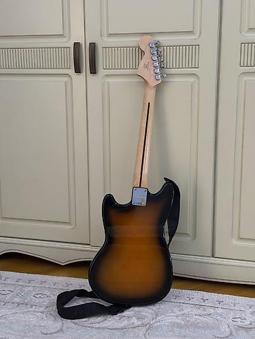 gitara simləri: Fender Mustang elektrik gitara TECILI SATILIR - Korpus: kompakt — 2