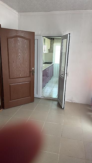 Үйлөрдү ижарага берүү: 60 м², 2 бөлмө, Туңгуч мкр, Үй-бүлөлүүлөргө — 6