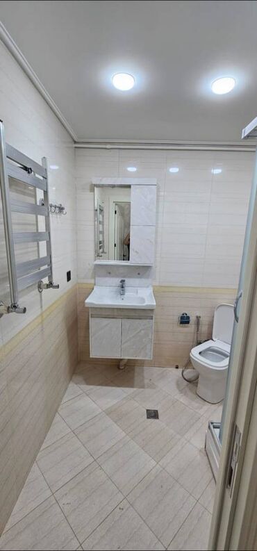 Uzunmüddətli kirayə mənzillər: Xətai r-nu Həzi Aslanov metrosu Akkord Mtk 2 otaq. Mərtəbə 19/17 Otaq — 12