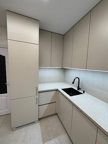 Кухонные гарнитуры: Кухонные гарнитуры в современном минималистичном стиле - Планировки — 9