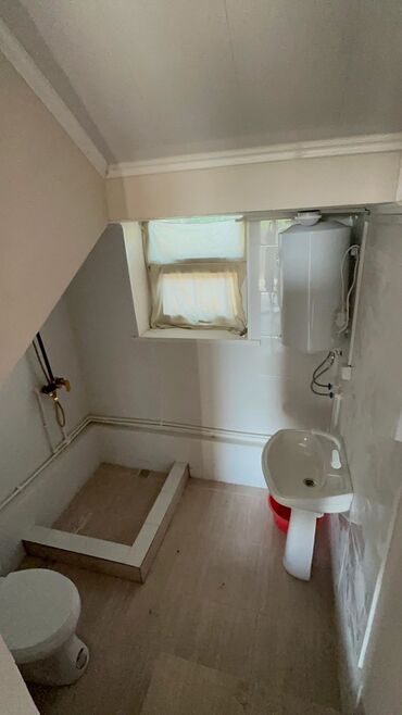 Долгосрочная аренда домов: 150 м², 6 комнат, Утепленный, Евроремонт, Забор, огорожен at lalafo.kg — 7 Долгосрочная аренда домов: 150 м², 6 комнат, Утепленный, Евроремонт, Забор, огорожен — 7