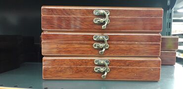 Masaüstü oyunlar: Taxta qutuda domino dəsti - Şık, cilalanmış taxta qutu: üst hissədə — 6