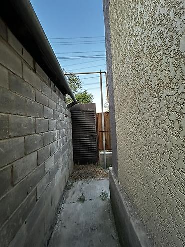 Продажа коттеджей и домов: Продаётся двухэтажный дом с приусадебным участком. Характеристики — 13