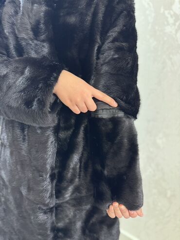 Шубы: Шуба из норки, классический прямой крой, длина миди. Размер M,L.Цвет — at lalafo.kg — 6 Шубы: Шуба из норки, классический прямой крой, длина миди. Размер M,L.Цвет — — 6