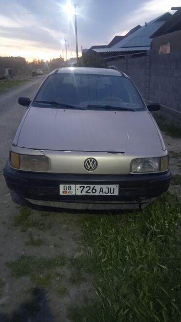 год 1989: Volkswagen Passat: 1989 г., 1.8 л, Механика, Бензин, Универсал