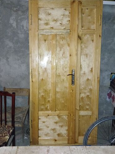 Otaq qapıları: Taxta ikiqat qapı dəsti - Material: təbii ağac, laklanmış səth -