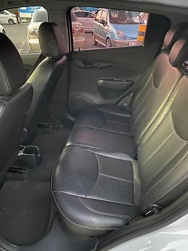 kiya bongo: Chevrolet Spark: 2016 г., 1 л, Автомат, Бензин, Хэтчбэк — 6