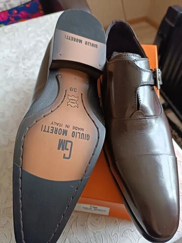 лининг обувь мужская: Продаю мужские абсолютно новые кожаные туфли пр Италия размер