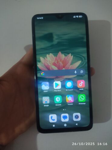 qrafik planşet satilir: Redmi 8A Pro, 64 GB, rəng - Qara, Qırıq