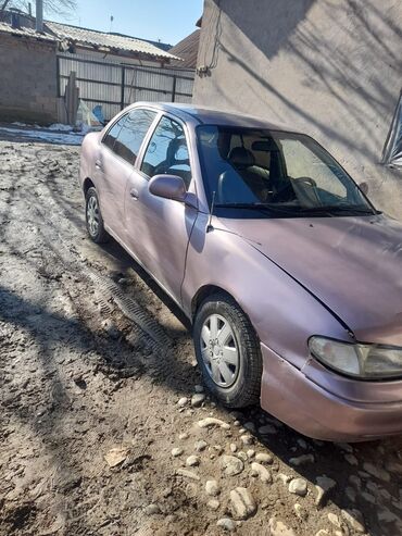 авто одиссей: Hyundai Accent: 1994 г., 1.4 л, Механика, Бензин, Седан