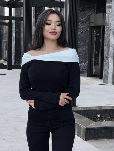 белые кофты: Женские трикотажные кофты/лонгсливы и свитер
Все по 650 сом❤️